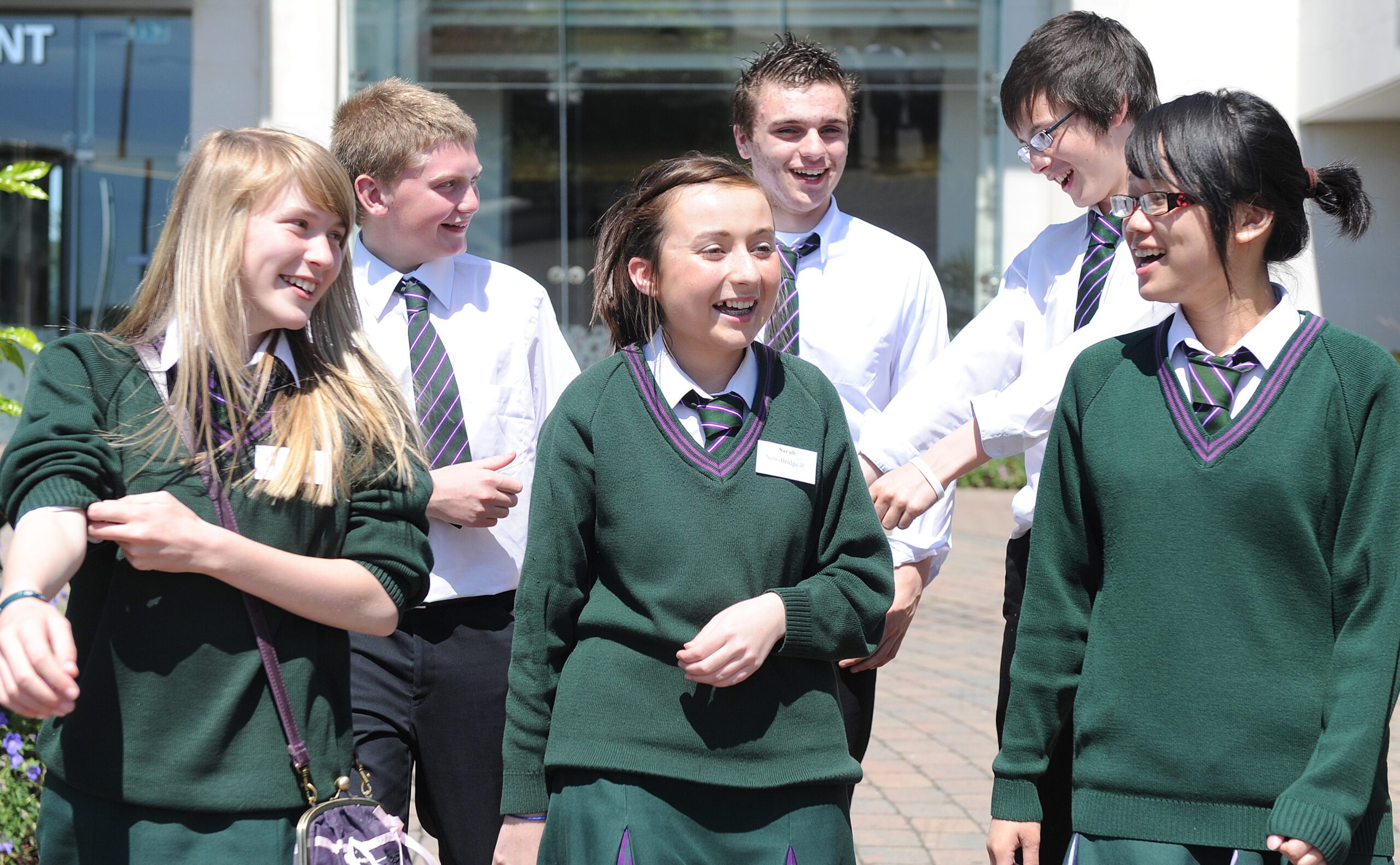 Minister announces decision on increased capacity at New-Bridge Integrated College